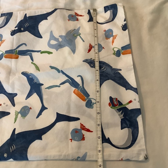 RARE POTTERY BARN KIDS Sharks Toddler Flat Sheet & Toddler Pillow Case. - Picture 6 of 7